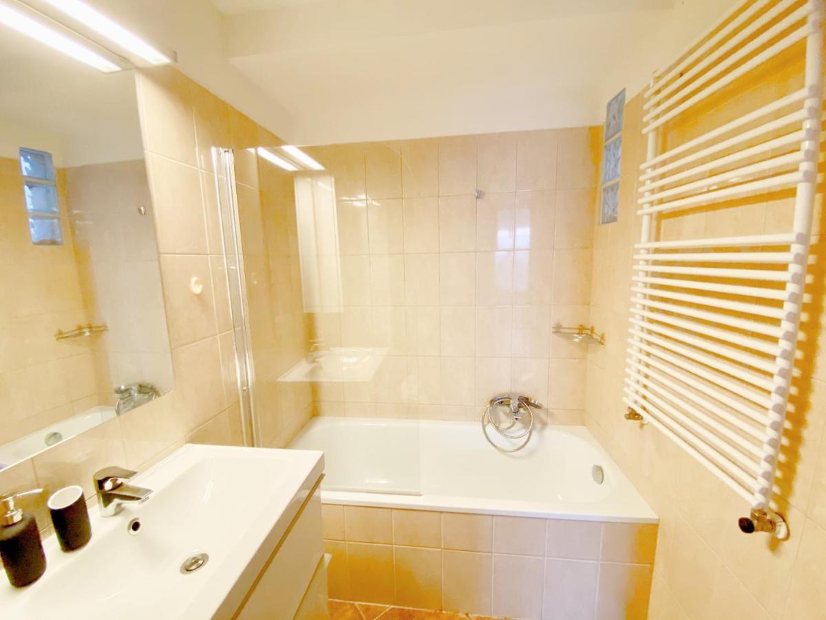 Loft With Rooftop And Free Parking In Garage Budapest Extérieur photo